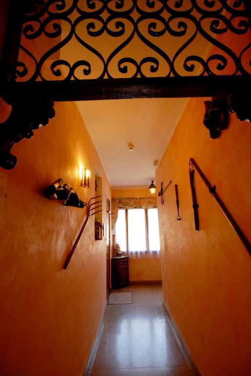 Hotel George Montmelian Room photo